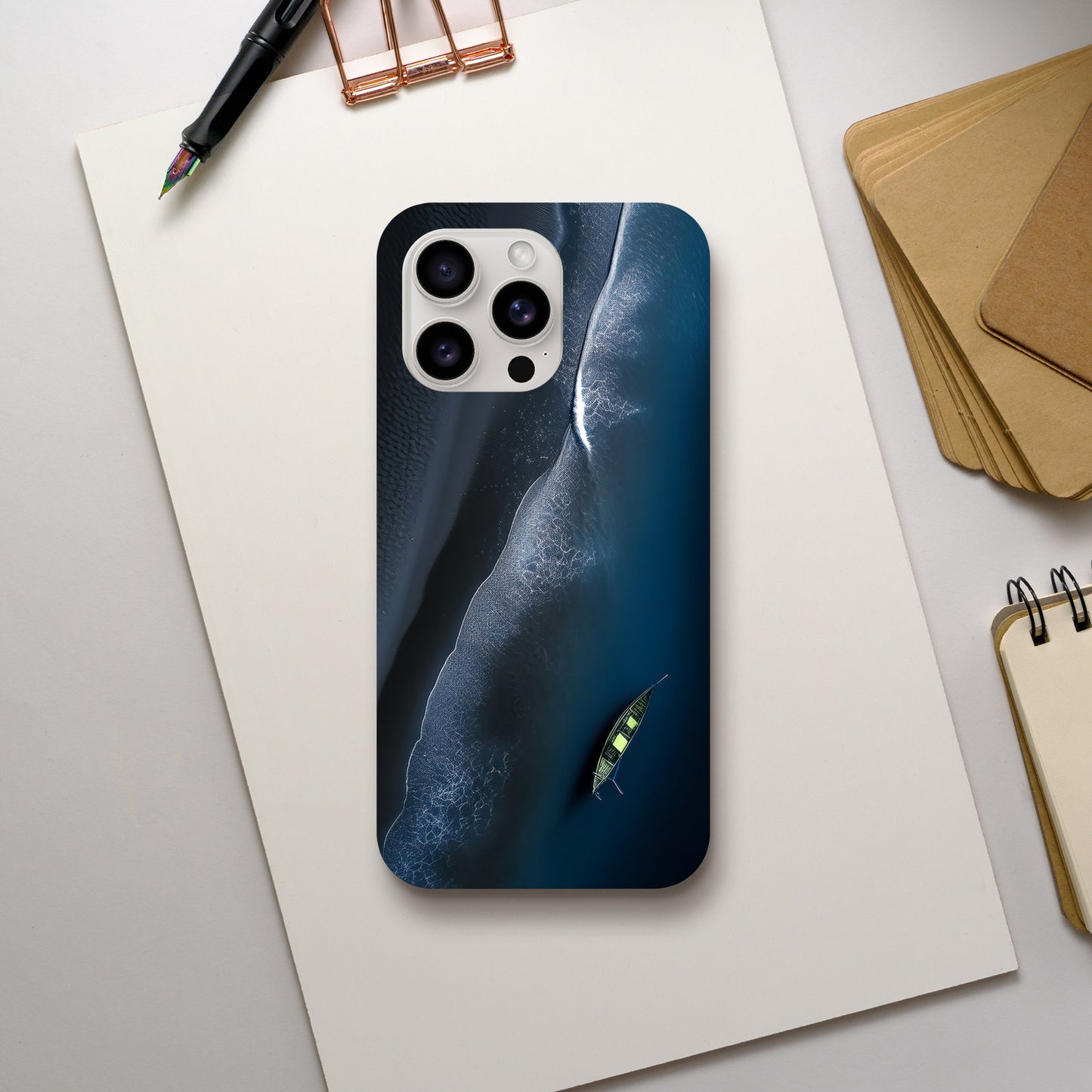 Handyhülle, Phone-Case für IPhone-Modelle, Motiv an Strand und Meer, Wattenmeer, Ozean, bei Nacht, Vogelperspektive, minimalistisch künstlerisch